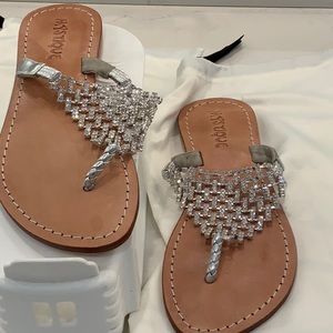 NWT MYSTIQUE SHOES SIZE 6 STUNNING